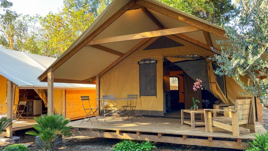 Il Pampaleone Glamping And Resort Acireale Exteriör bild