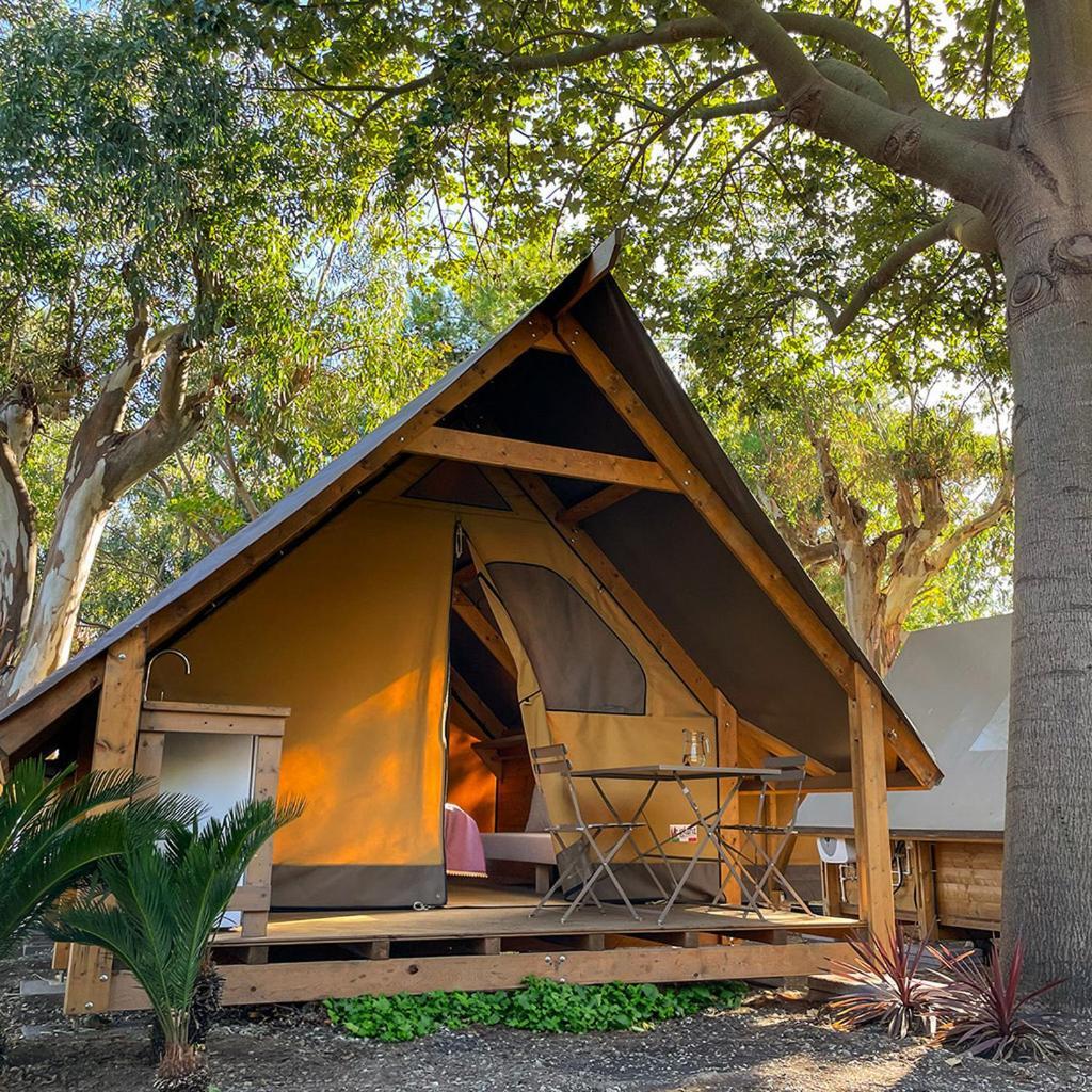 Il Pampaleone Glamping And Resort Acireale Exteriör bild