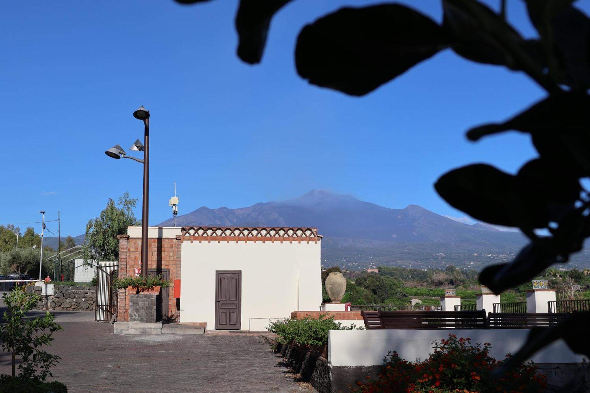 Il Pampaleone Glamping And Resort Acireale Exteriör bild